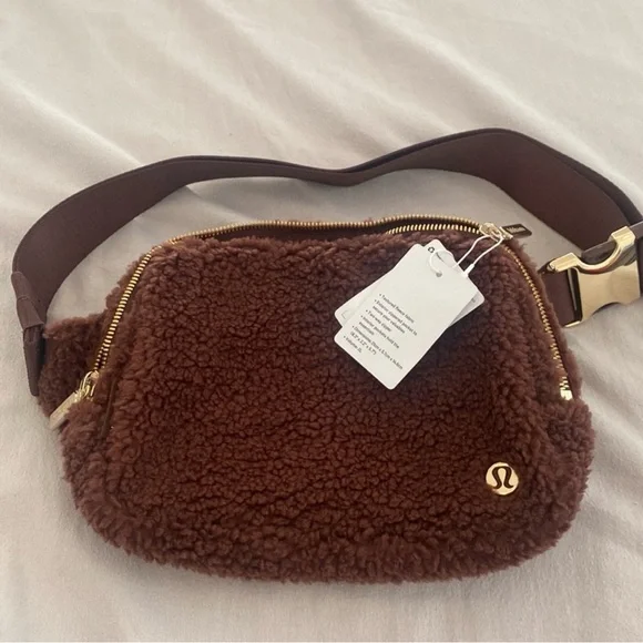 NWT - Lululemon Fleece Everywhere Belt Bag Large 2L in Brown Earth